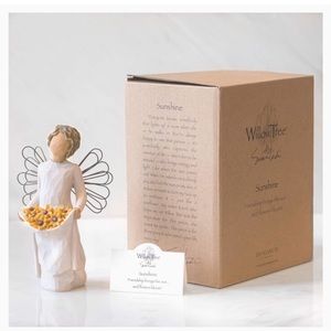 Brand new Willow Tree Angel of Sunshine Friendship Figurine